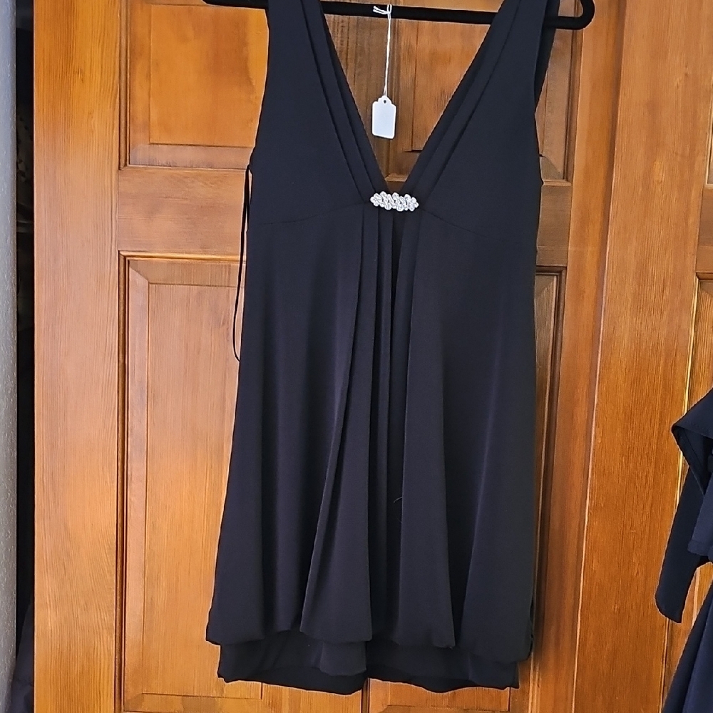 Elegant Black Sleeveless Dress